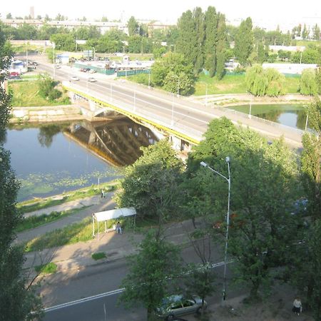 Apartment On Livoberezna Metro Station 基輔 外观 照片