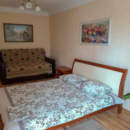 Apartment On Livoberezna Metro Station 基輔 外观 照片