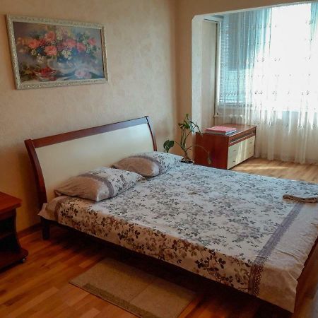 Apartment On Livoberezna Metro Station 基輔 外观 照片