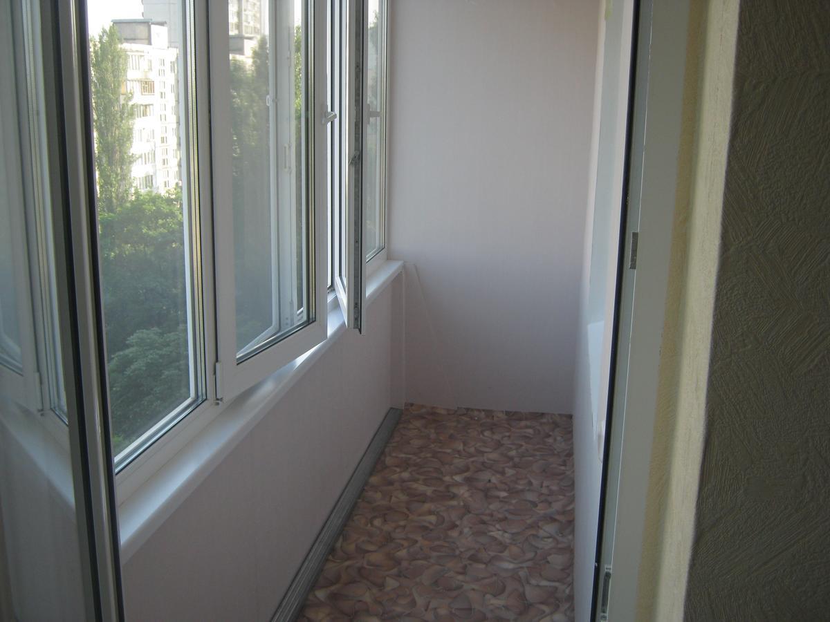 Apartment On Livoberezna Metro Station 基輔 外观 照片