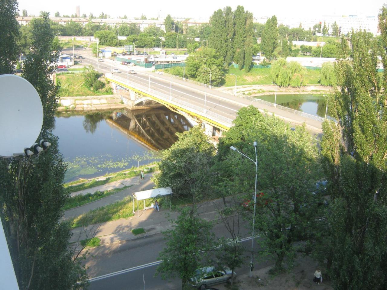 Apartment On Livoberezna Metro Station 基輔 外观 照片