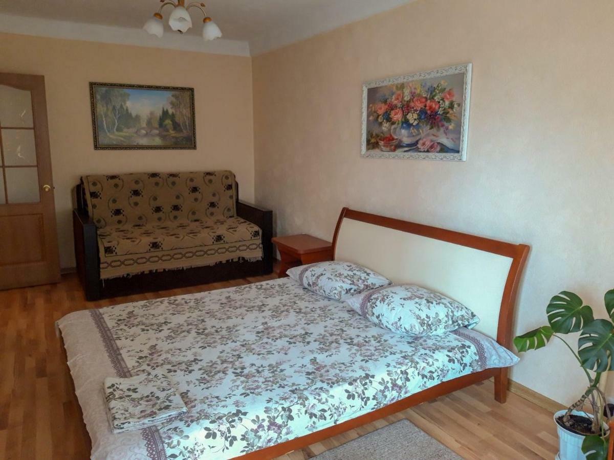 Apartment On Livoberezna Metro Station 基輔 外观 照片