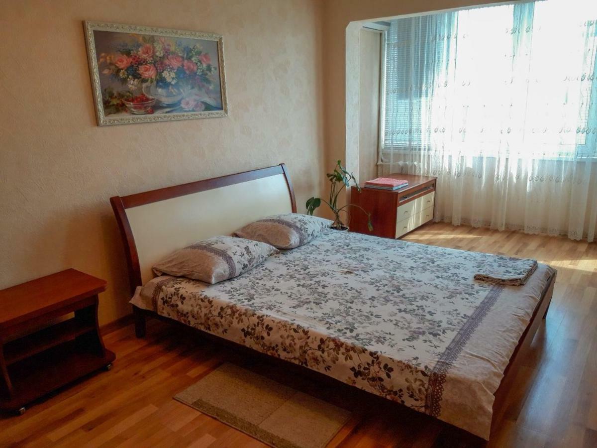 Apartment On Livoberezna Metro Station 基輔 外观 照片